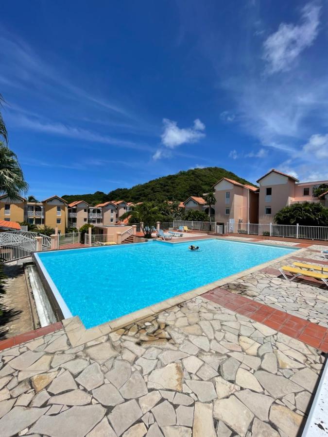 T2 Spacieux, Confort, Piscine & Plage A Sainte-Anne Exterior photo